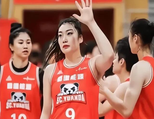 一场疯狂的比赛中,某队意外实现逆袭 一场疯狂的比赛中,某队意外实现逆袭