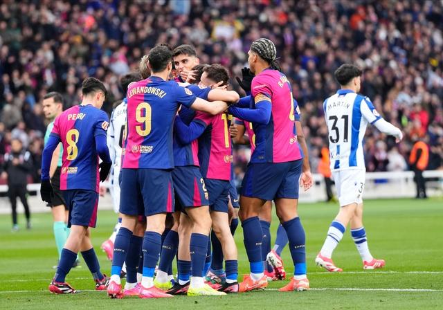 开云体育app-西甲两支球队爆发冲突，球场暴力事件频发