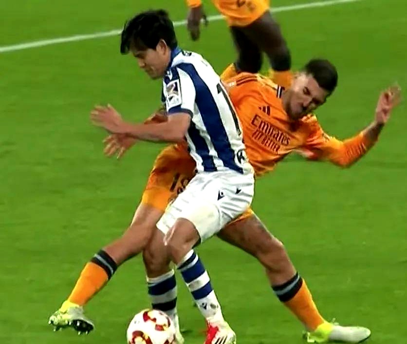 包含皇马中卫受伤,支柱缺席或成致命伤病的词条 包含皇马中卫受伤,支柱缺席或成致命伤病的词条