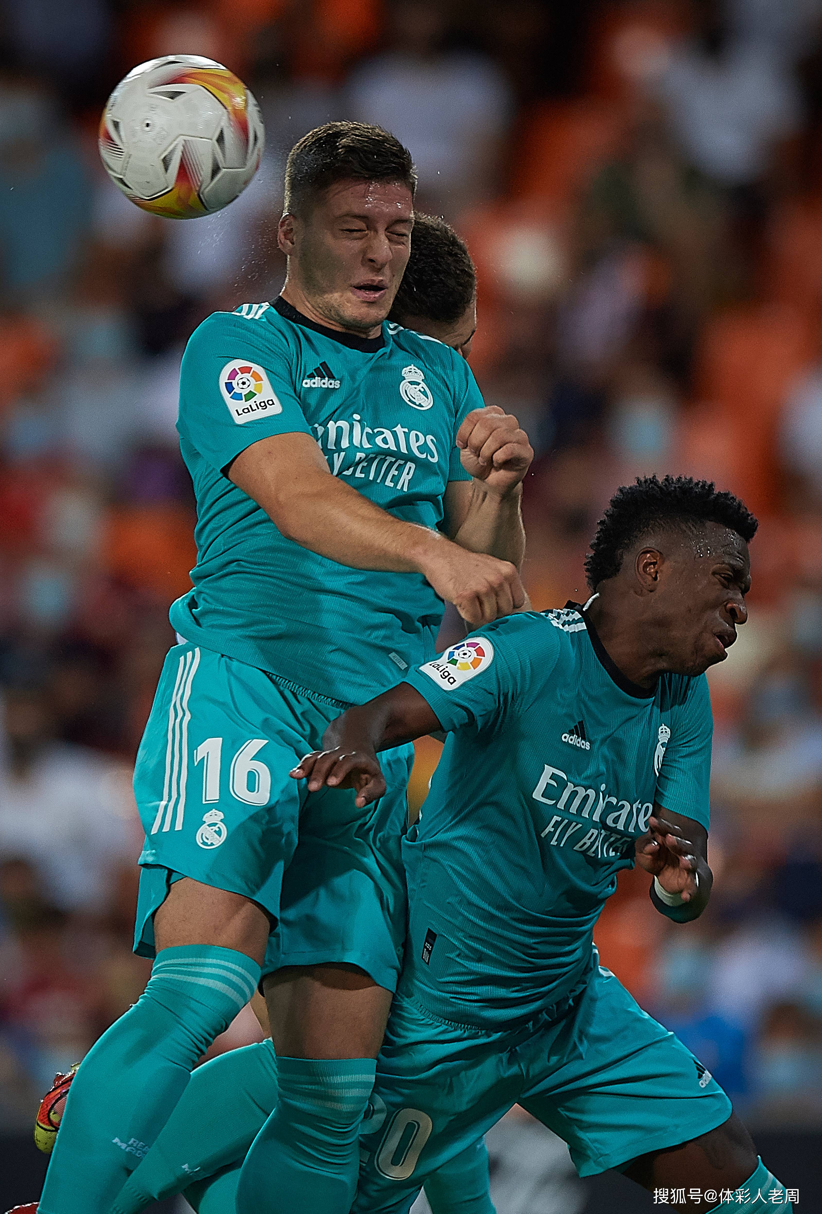 开云体育-关于世界足坛传出重磅消息，一场精彩对抗俘获球迷心的信息