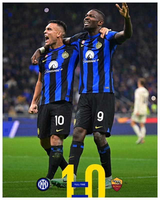 里尔射门多次被挡,难以突破对手防线 里尔射门多次被挡,难以突破对手防线