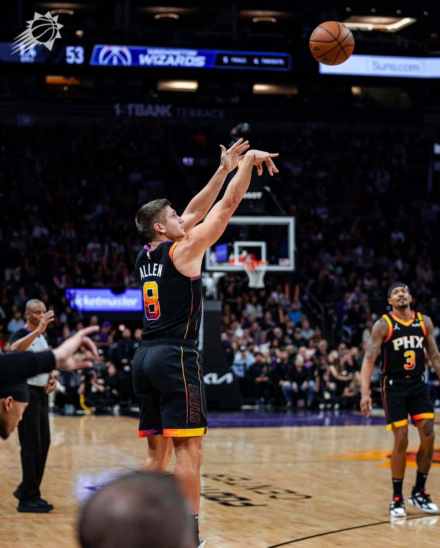 关于奇才主场战胜独行侠，拉塞尔独得分的信息