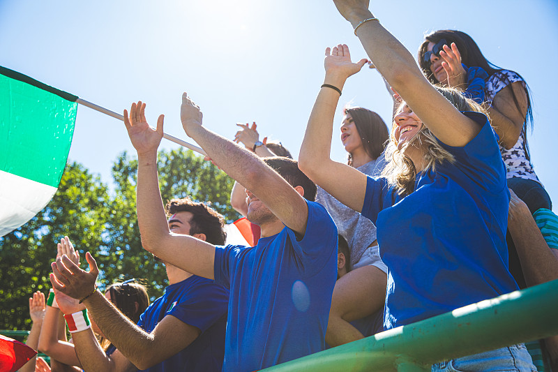包含意甲球队球迷狂欢庆祝,球队告捷的词条 包含意甲球队球迷狂欢庆祝,球队告捷的词条