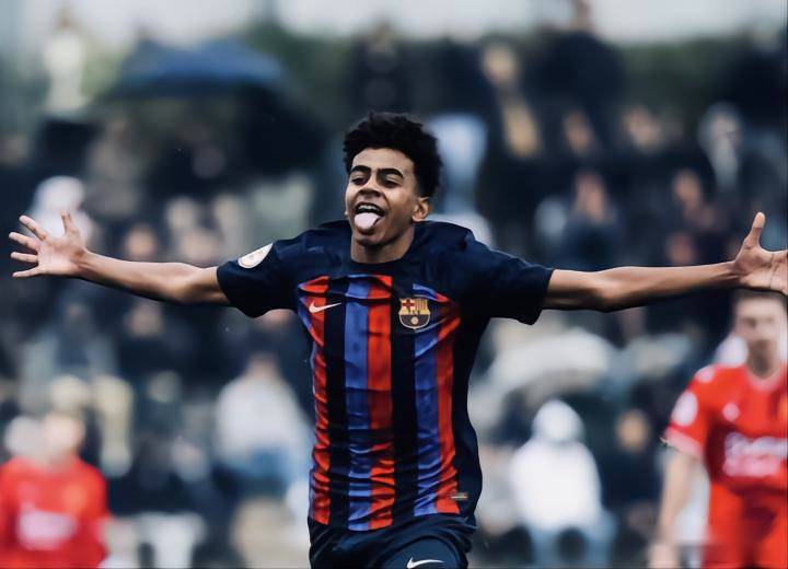 比赛中球员表现出色,令人眼前一亮 比赛中球员表现出色,令人眼前一亮