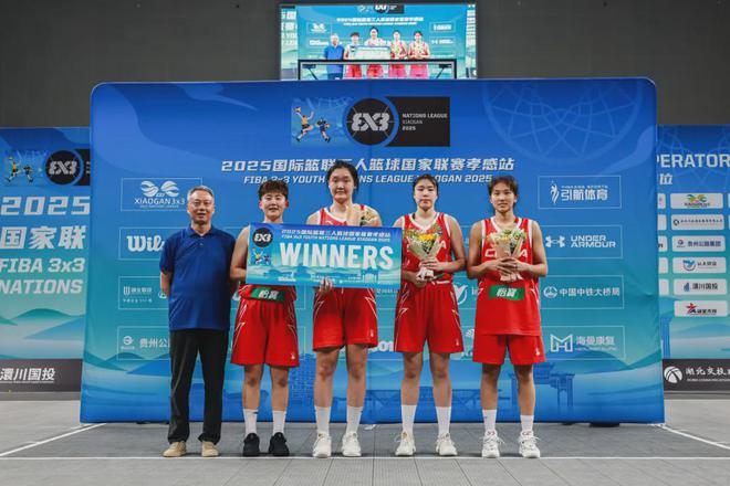 女子篮球联赛冠军队霸气夺冠 女子篮球联赛冠军队霸气夺冠