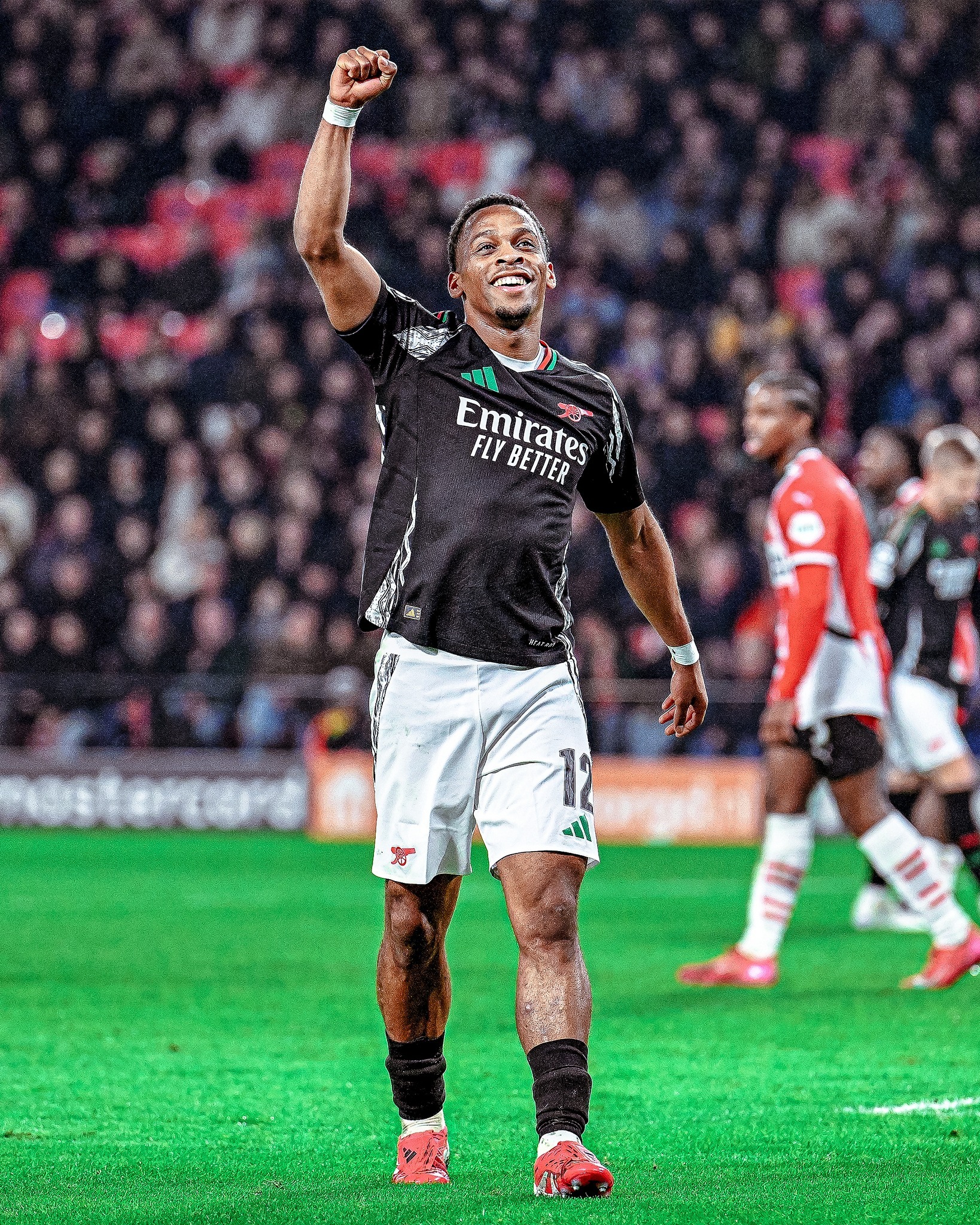 阿森纳后卫连续入球,帮助球队奠定优势 阿森纳后卫连续入球,帮助球队奠定优势