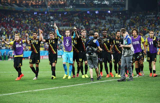 皇马主场大胜,重返西甲前四 皇马主场大胜,重返西甲前四