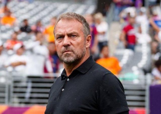 巴萨遭遇惨败，球迷情绪低落