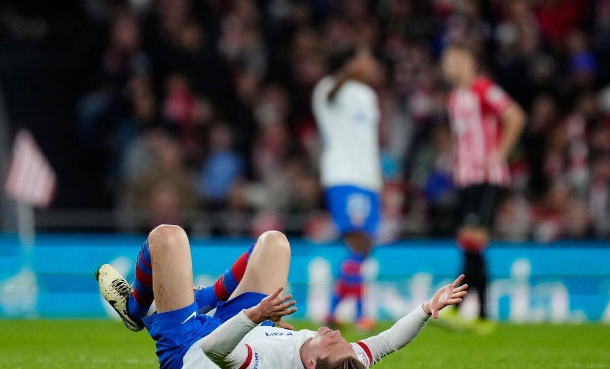 巴萨遭遇惨败，球迷情绪低落