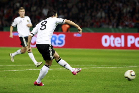 国家队勇夺榜首,赢得欧洲杯预选赛瞩目!的简单介绍 国家队勇夺榜首,赢得欧洲杯预选赛瞩目!的简单介绍