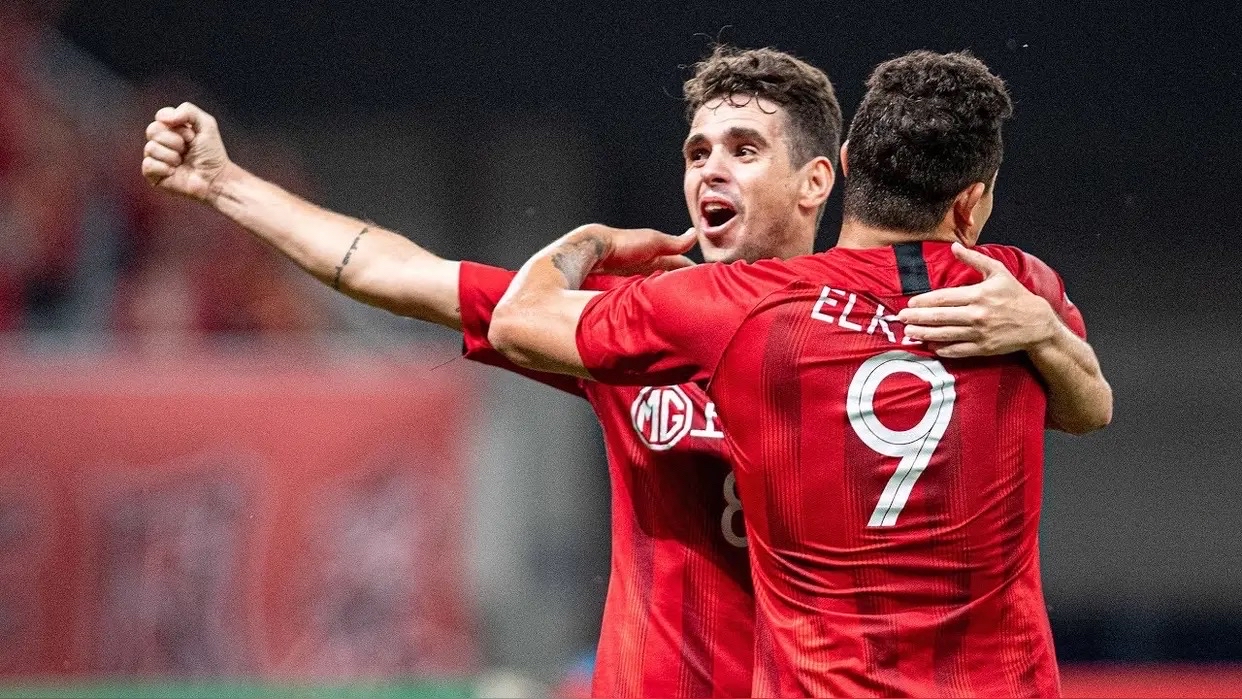 上海上港力挫对手,锁定下一轮席位 上海上港力挫对手,锁定下一轮席位