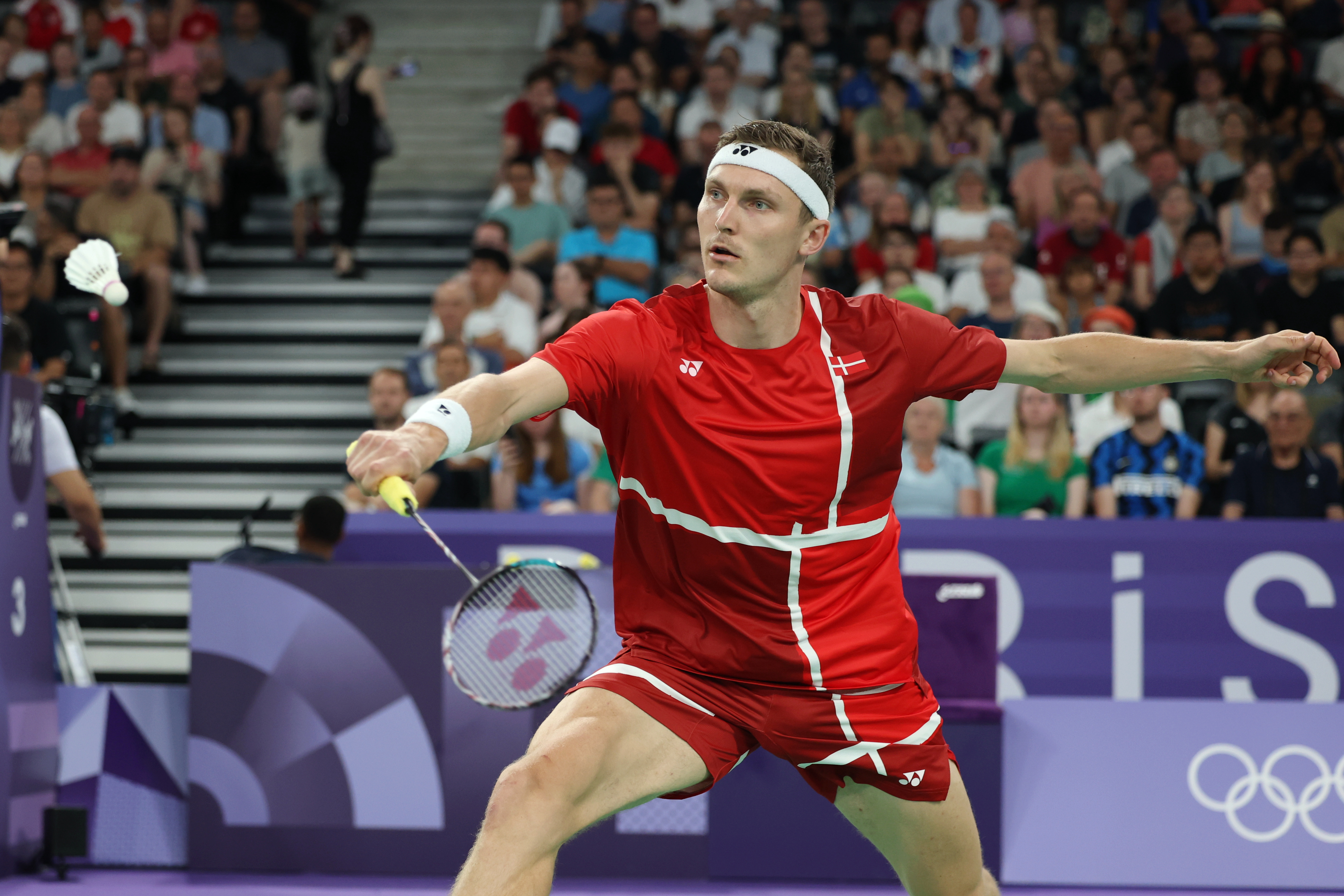 开云体育登录-越南羽毛球选手奋勇争先，向胜利冲刺