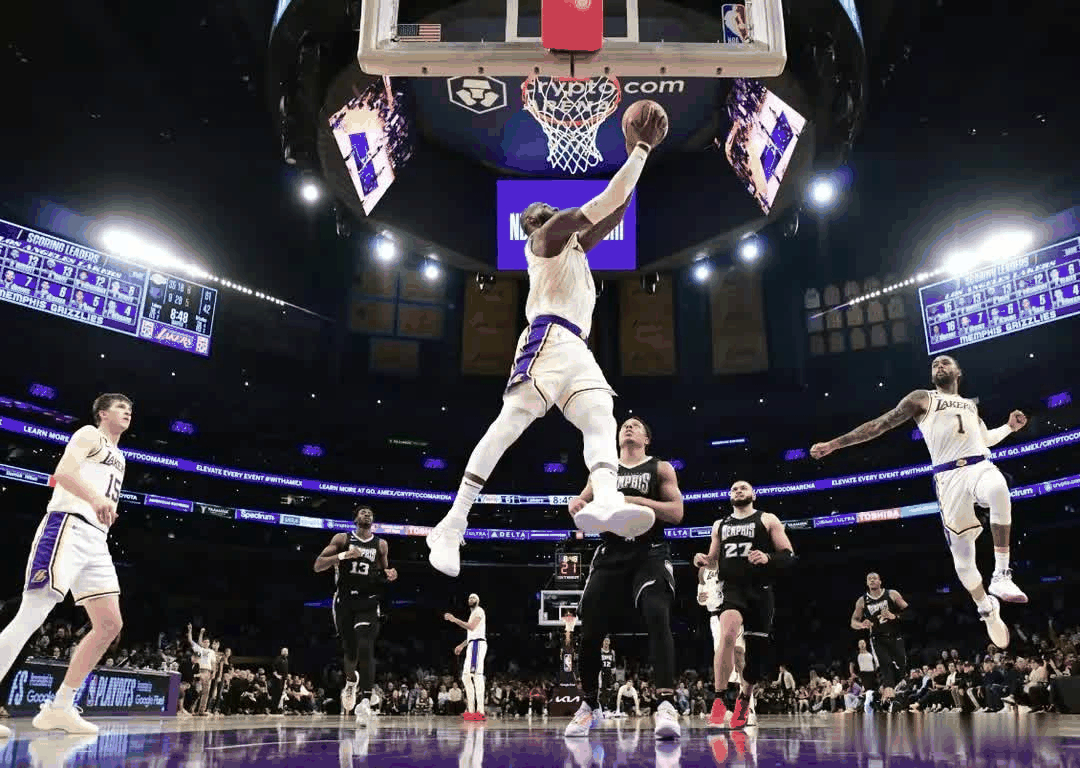 关于NBA巨星在总决赛中大放异彩,实力无人能比的信息 关于NBA巨星在总决赛中大放异彩,实力无人能比的信息