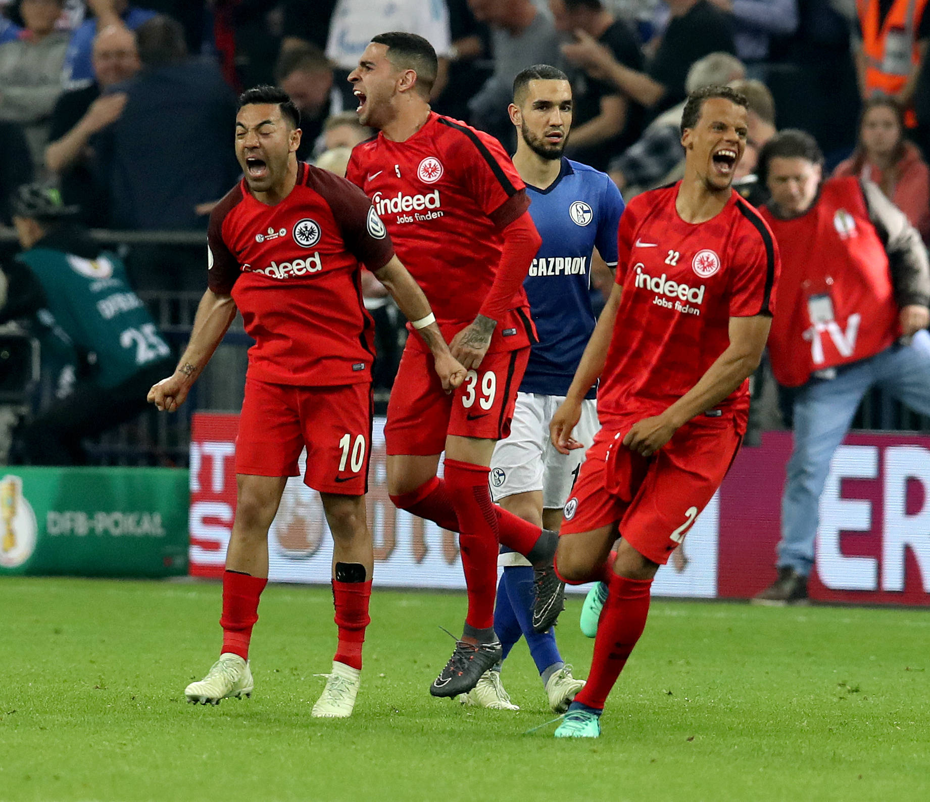 包含斯图加特足球队士气高涨,力争夺胜的词条 包含斯图加特足球队士气高涨,力争夺胜的词条