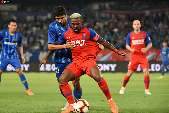 重庆斯威比不敌河南建业,遭遇失利 重庆斯威比不敌河南建业,遭遇失利