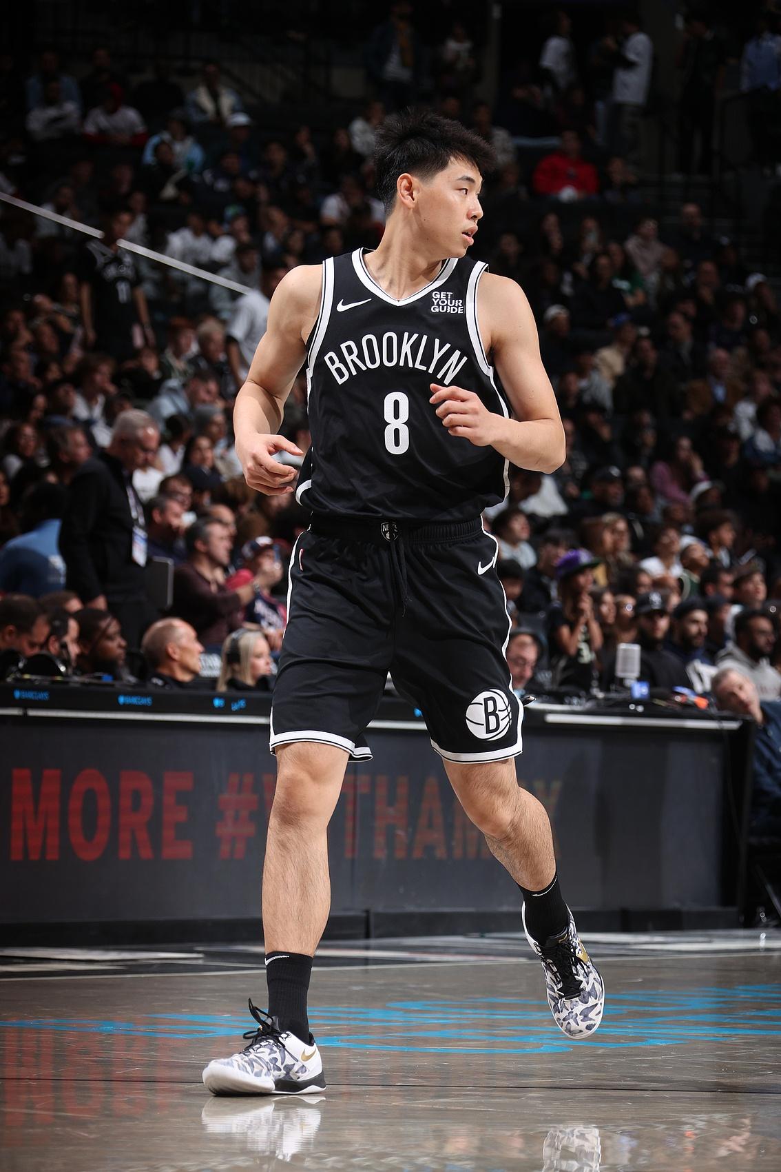 人队新秀表现稳定,成为球队亮点 人队新秀表现稳定,成为球队亮点