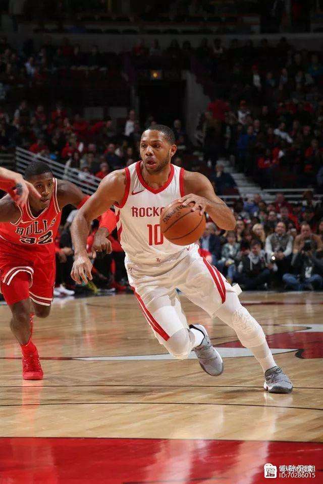 火箭惊险胜出,赢得全场欢呼 火箭惊险胜出,赢得全场欢呼