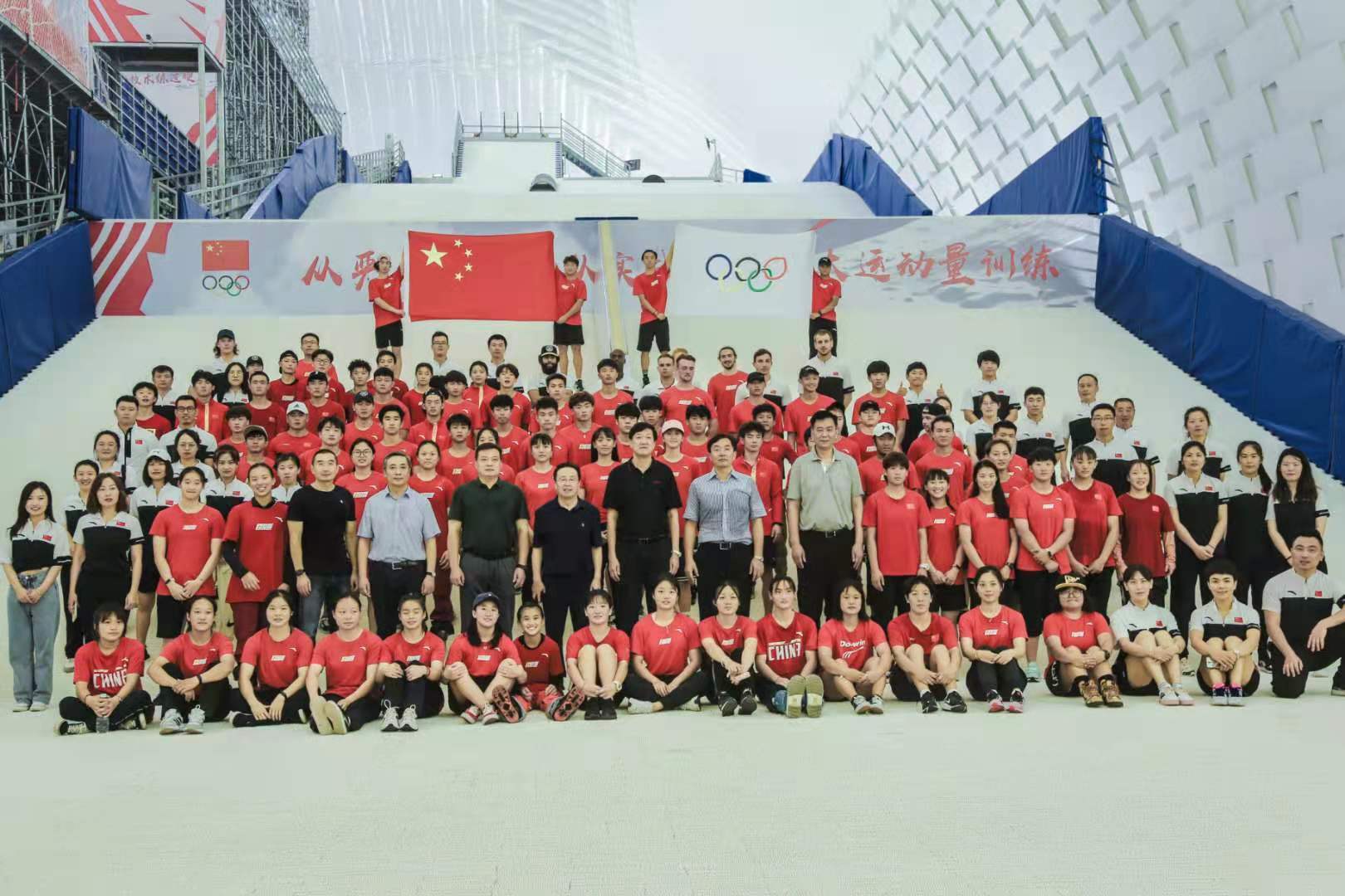 开云下载-尼斯前锋多点开花，团队进攻齐头并进