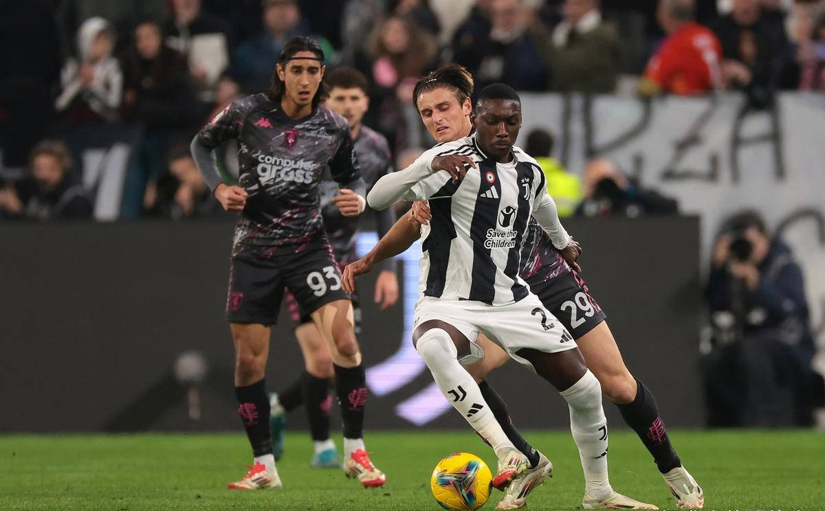 意甲神话再延续,尤文图斯冲刺冠军宝座 意甲神话再延续,尤文图斯冲刺冠军宝座