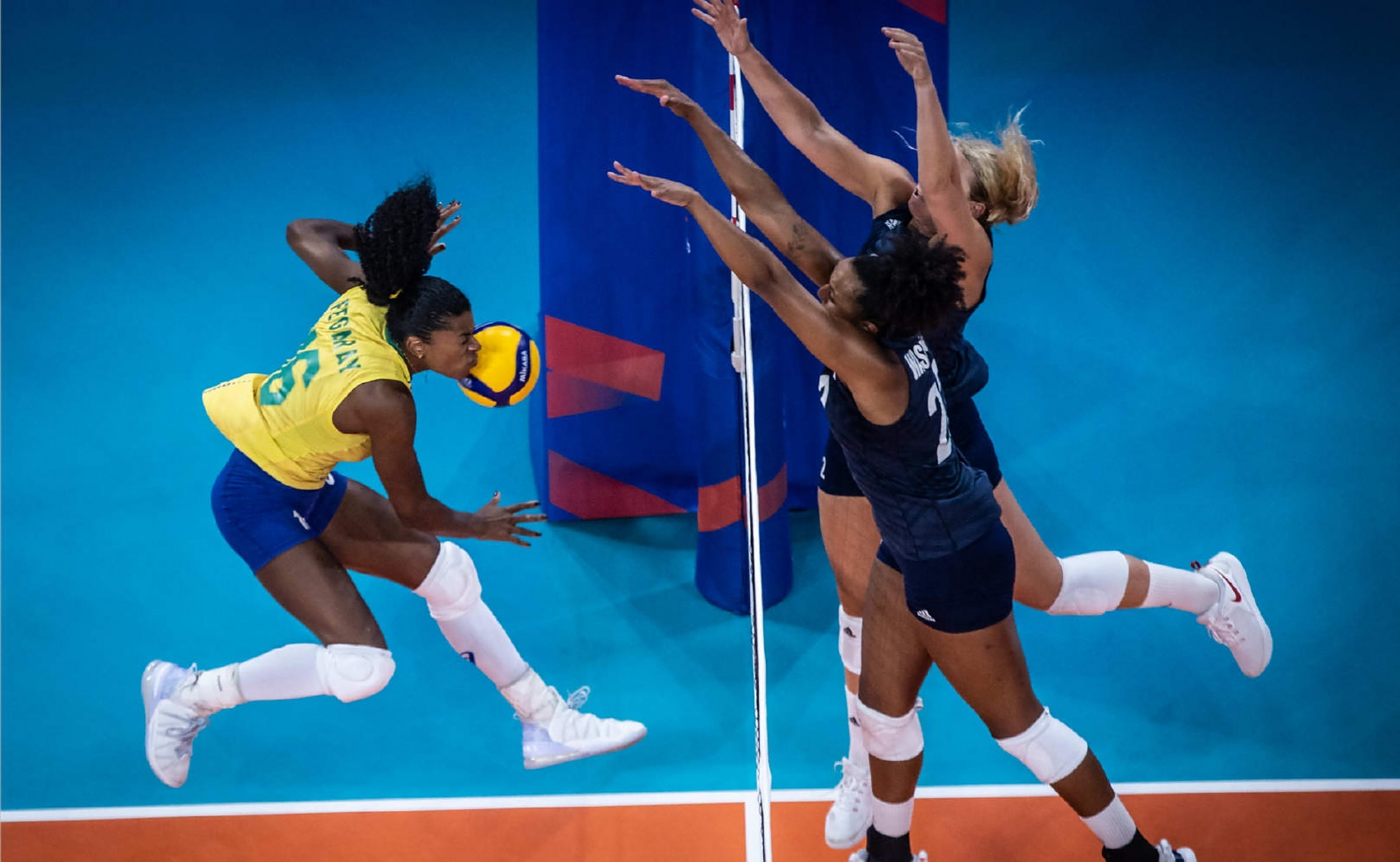 美国击败西班牙澳大利亚女排蝉联夺冠 美国击败西班牙澳大利亚女排蝉联夺冠