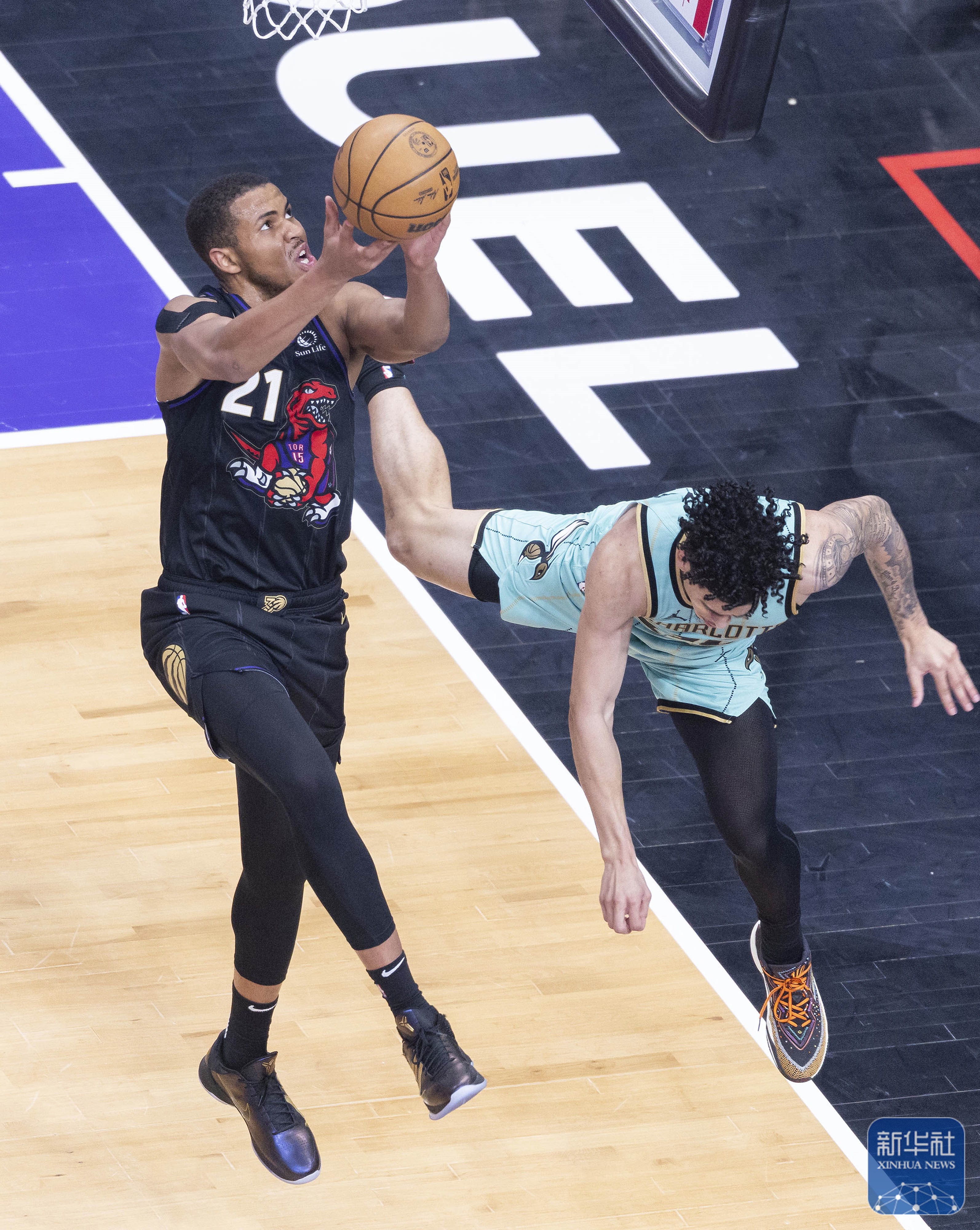 猛龙惊险胜三巨头,保持不败纪录 猛龙惊险胜三巨头,保持不败纪录