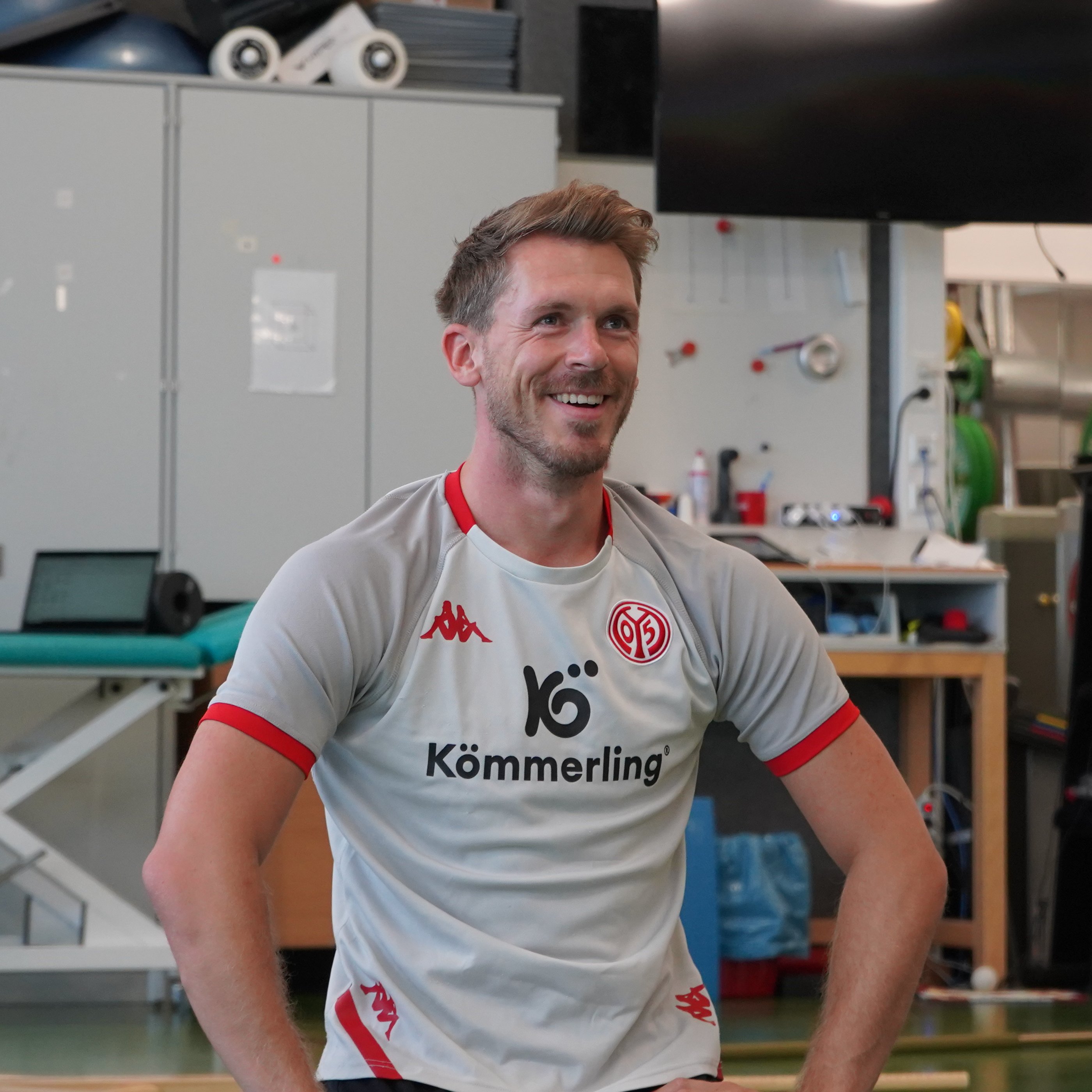 美因茨门将下课,球队寻求技术性进一步提升 美因茨门将下课,球队寻求技术性进一步提升