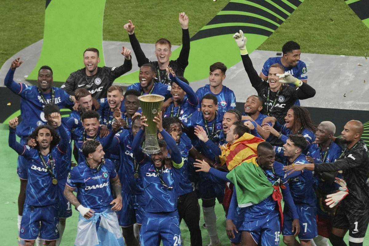 里斯本之怒:波尔图主帅扬特尔下课肇事被开除 里斯本之怒:波尔图主帅扬特尔下课肇事被开除