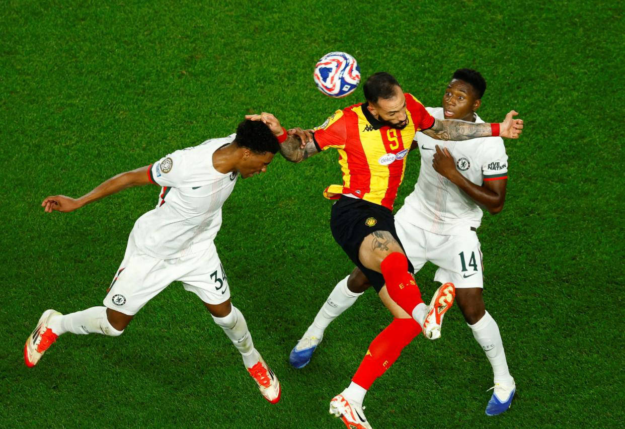 切尔西不敌巴萨,遭遇强劲对手反扑 切尔西不敌巴萨,遭遇强劲对手反扑