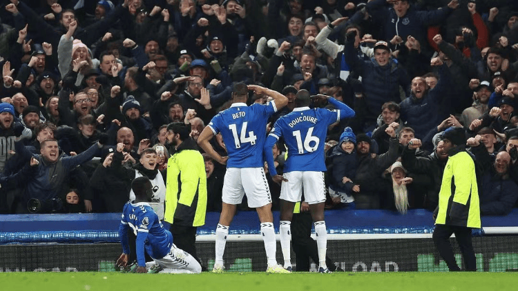 狼队大胜埃弗顿，英超特色战术获得认可