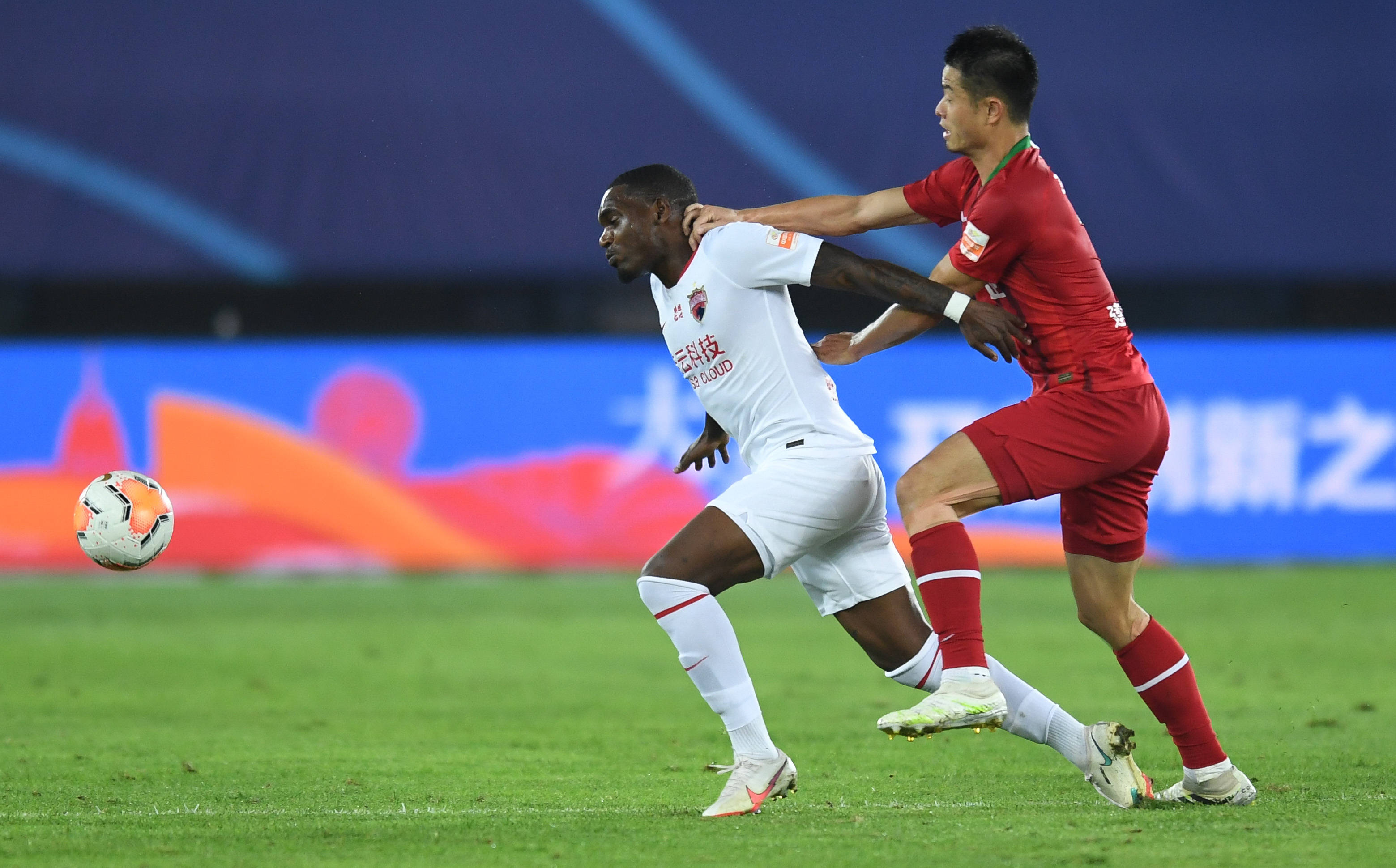 开云体育登录-河南建业客场不敌深圳佳兆业，遭遇两连败