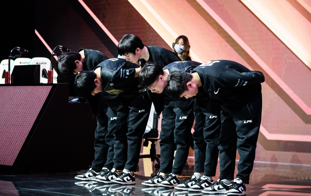 RNG力克DK,Clid开启传奇时刻激烈交锋小组赛,技惊四座 RNG力克DK,Clid开启传奇时刻激烈交锋小组赛,技惊四座