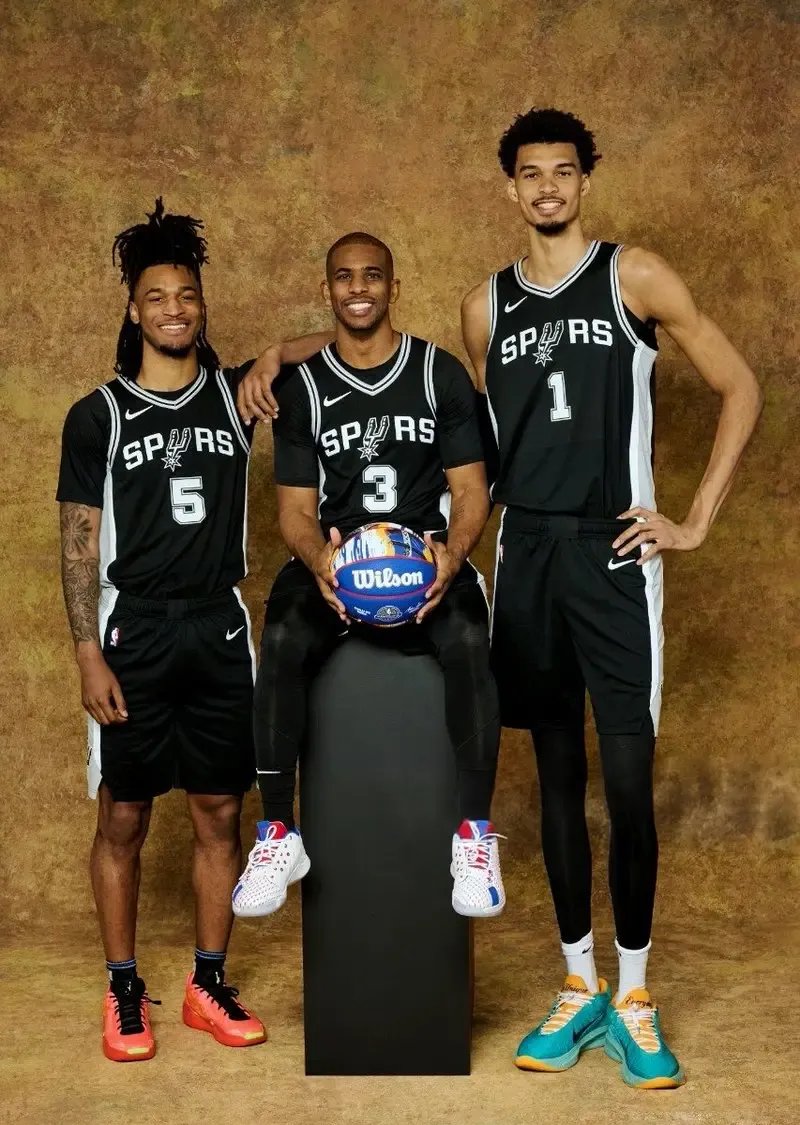 太阳稳胜马刺增强信心，新秀助攻防面出色