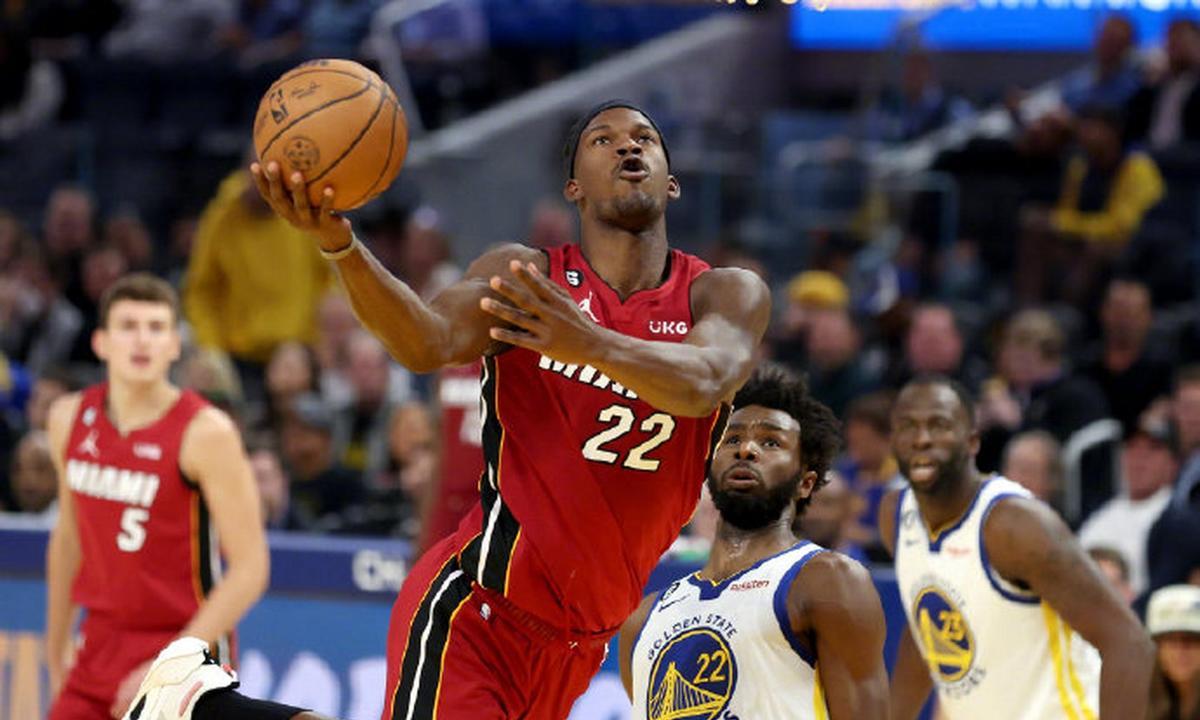 热火队战胜独行侠,夺得胜利 热火队战胜独行侠,夺得胜利