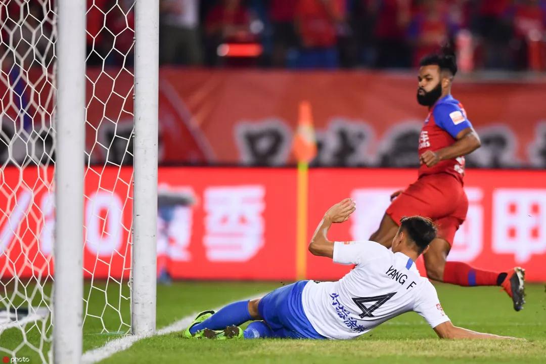 重庆斯威主场惨遭天津泰达绝杀,遭遇失利 重庆斯威主场惨遭天津泰达绝杀,遭遇失利