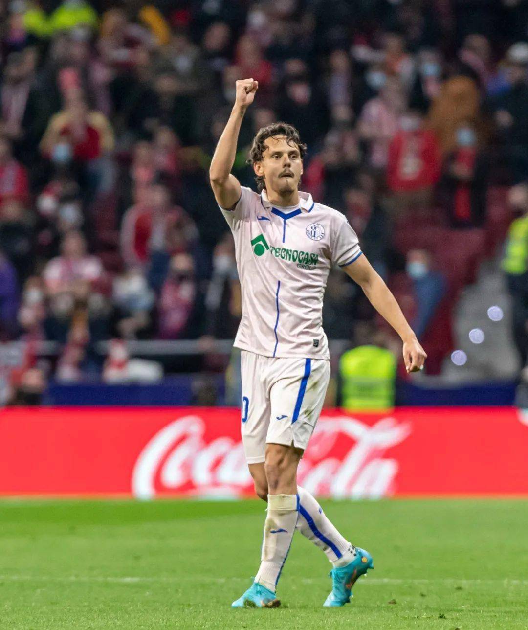 塞维利亚客场告捷，保持不败战绩