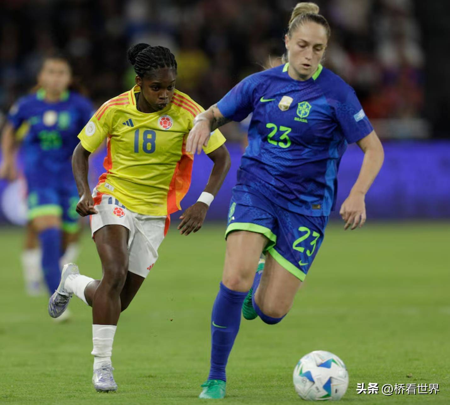 全球女足表现出色,角逐决赛名额 全球女足表现出色,角逐决赛名额