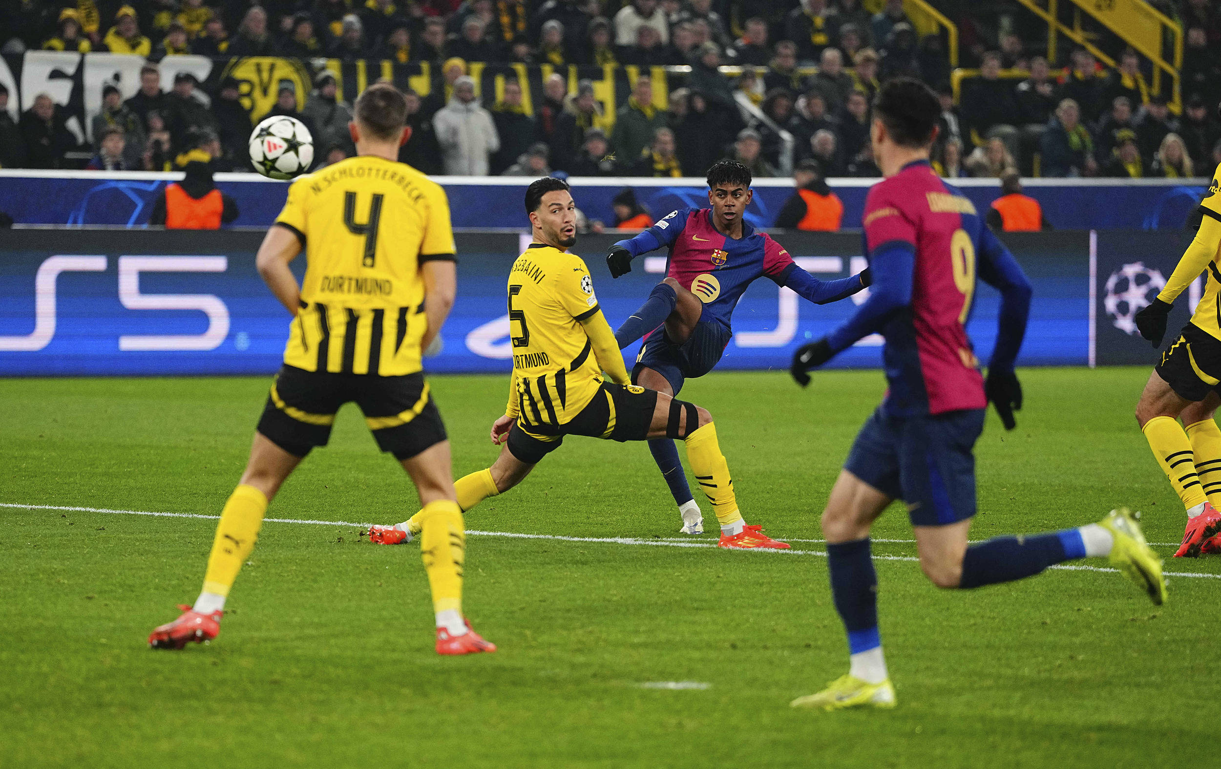 欧锦赛比赛轮番上演,盛况空前热闹纷呈 欧锦赛比赛轮番上演,盛况空前热闹纷呈