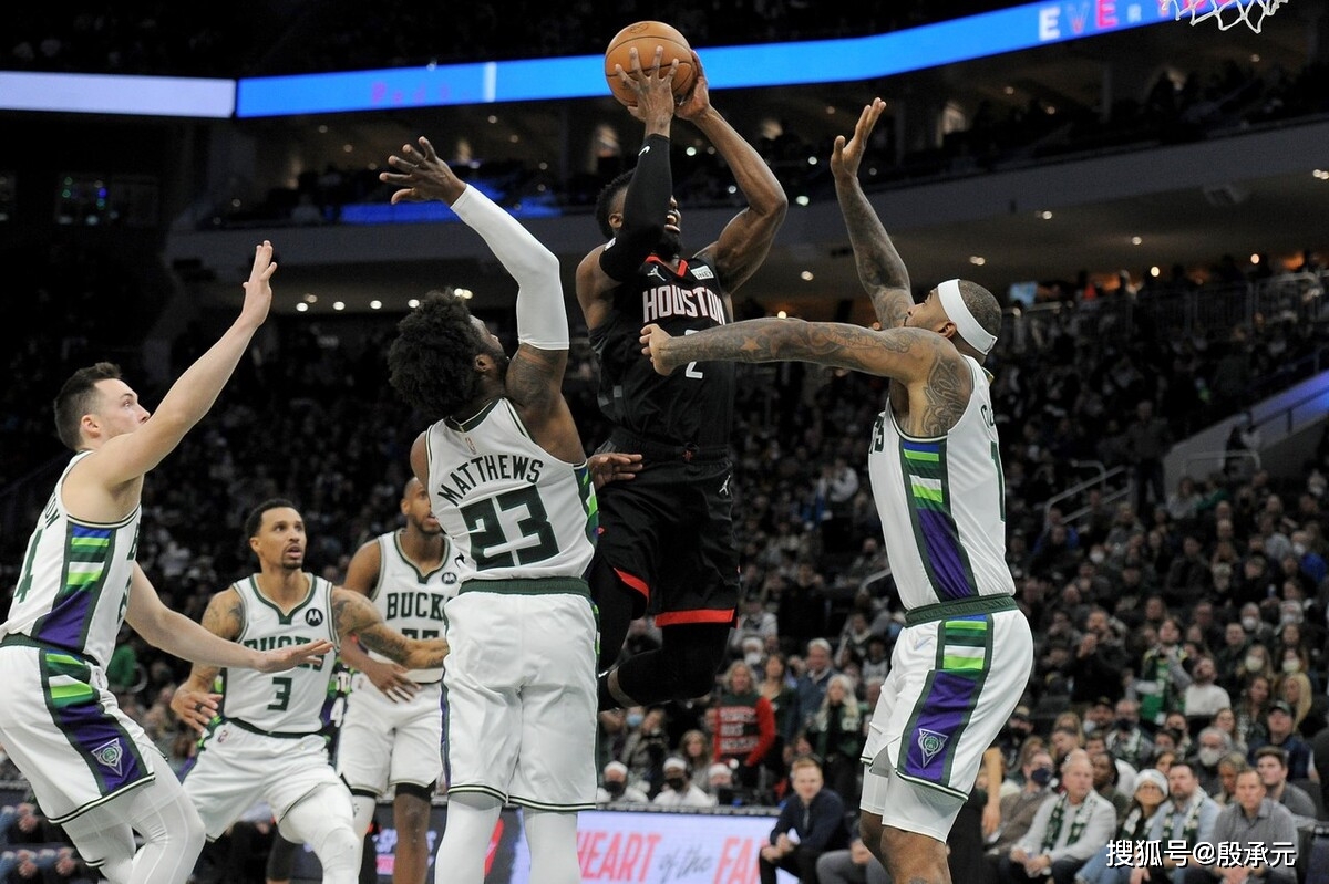 开云体育-雄鹿大胜魔术，继续保持不败战绩