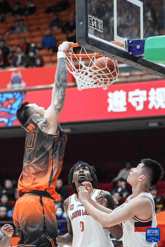 山东男篮力克对手,成功赢得比赛 山东男篮力克对手,成功赢得比赛