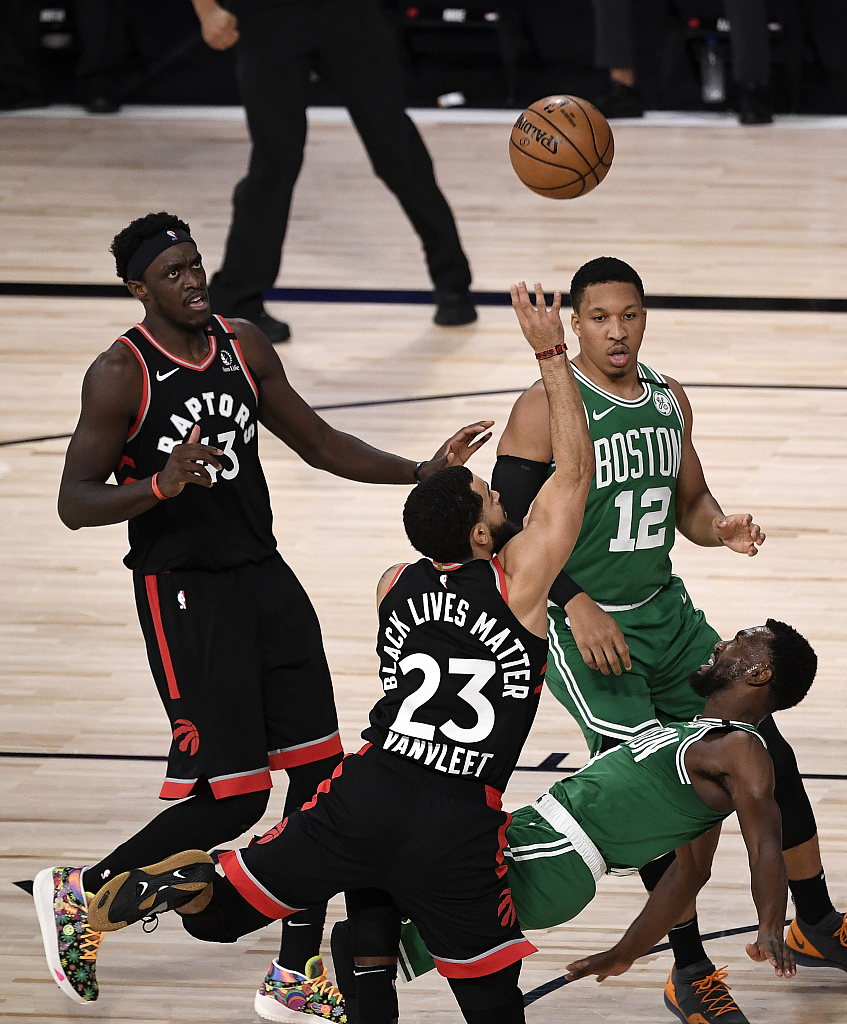 猛龙胜公牛,洛瑞砍下20+分 猛龙胜公牛,洛瑞砍下20+分